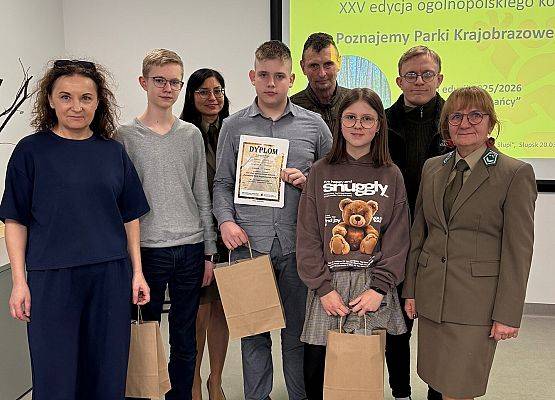 Drużyna z Gostkowa fot. A.Domachsuk Grafika Młodzież z Zespołu Szkół w Motarzynie będzie reprezentowała PK „Dolina Słupi” na etapie wojewódzkim, ogólnopolskiego konkursu „Poznajemy Parki Krajobrazowe Polski"